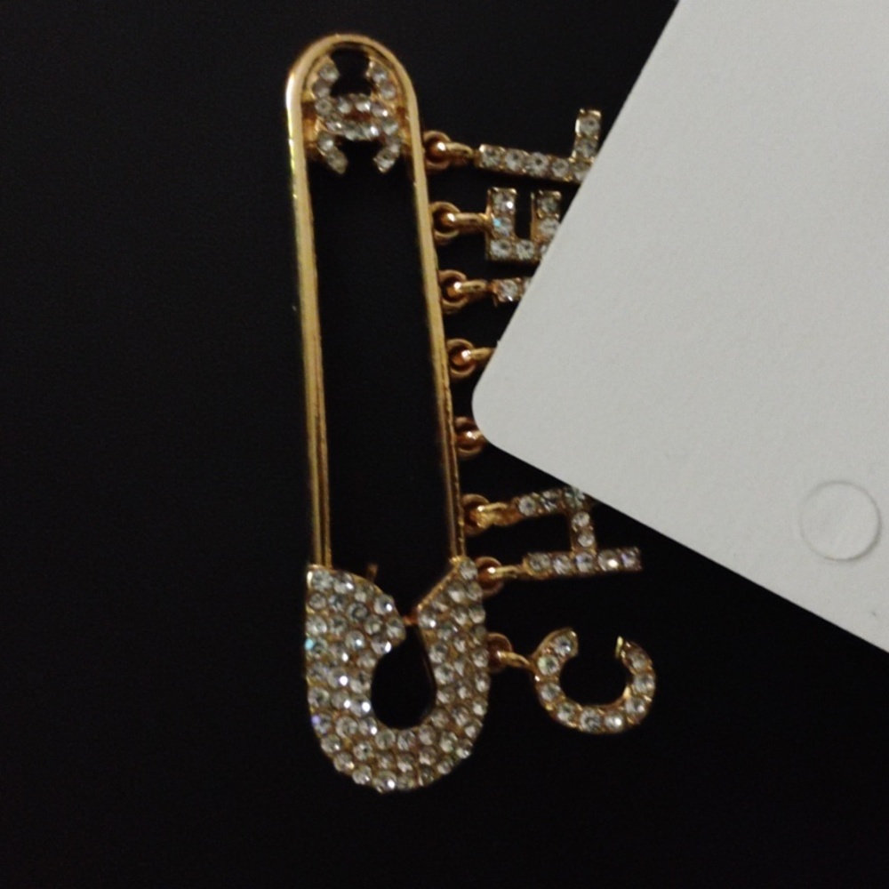 NEW Trendy Brooch